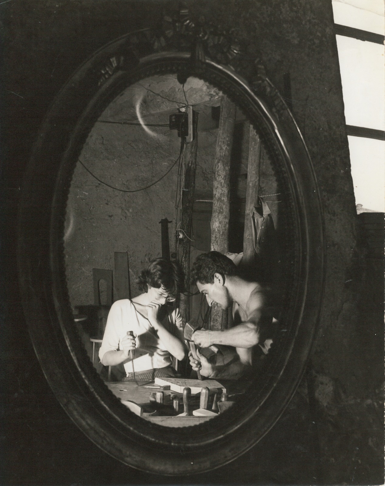 Henri e Maryse al lavoro nell'atelier